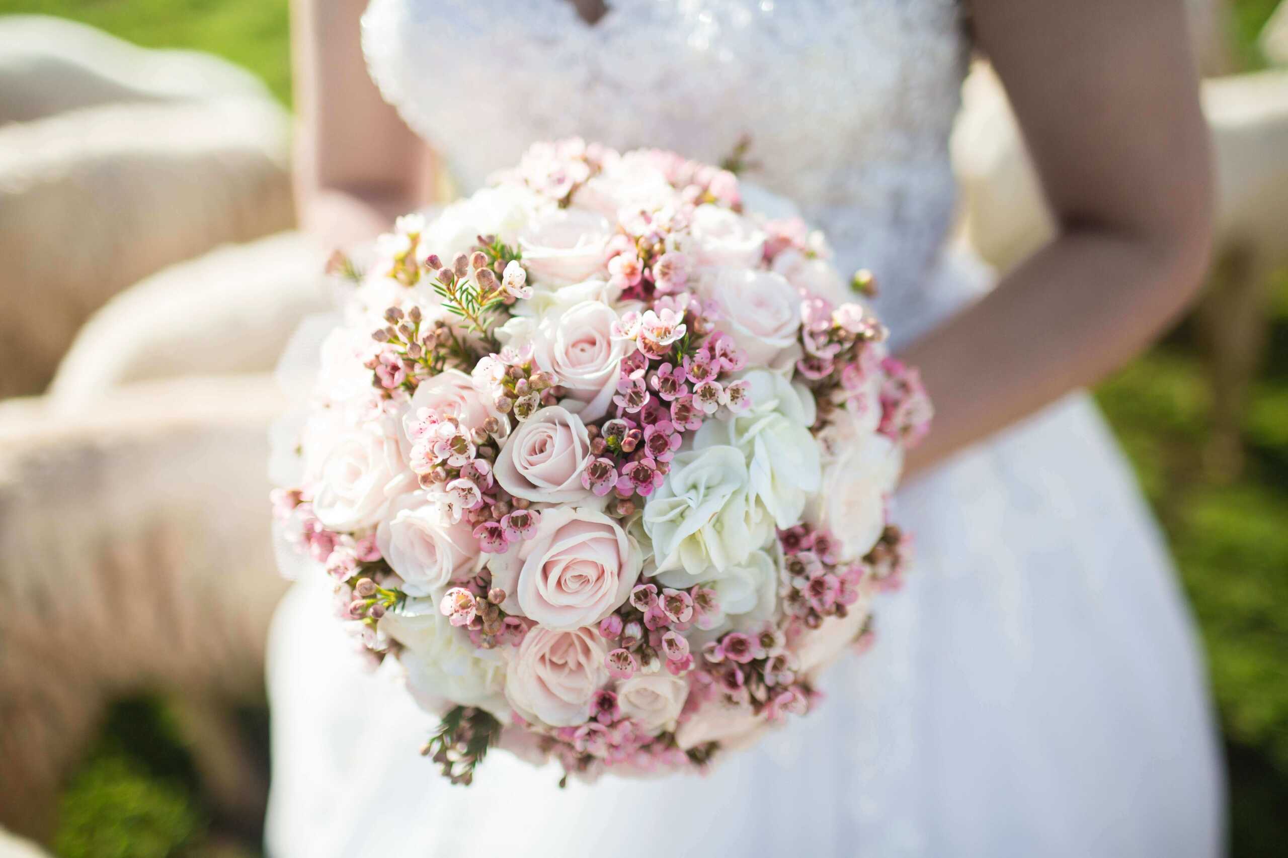 Bouquet to match outlet wedding dress