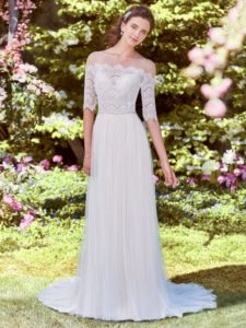Wedding dress trends that ensure you'll be a trend-setter! 4 New wedding dress