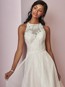 Wedding dress trends that ensure you'll be a trend-setter! 10 Wedding dress trends